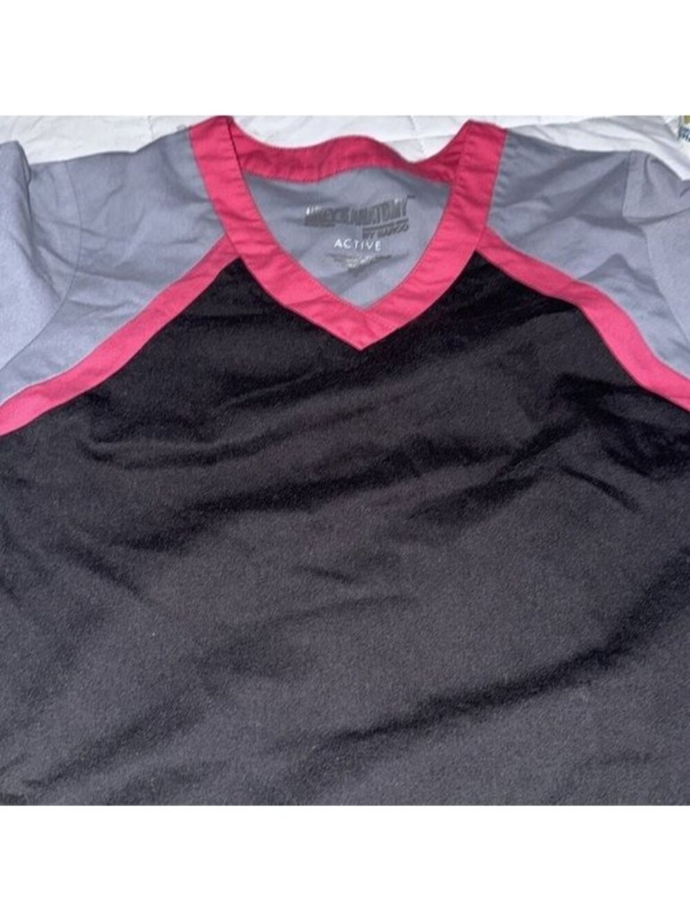 Greys Anatomy By Barco Active Scrub Top S Black Pink Gray V-Neck Front Pockets - Picture 2 of 8